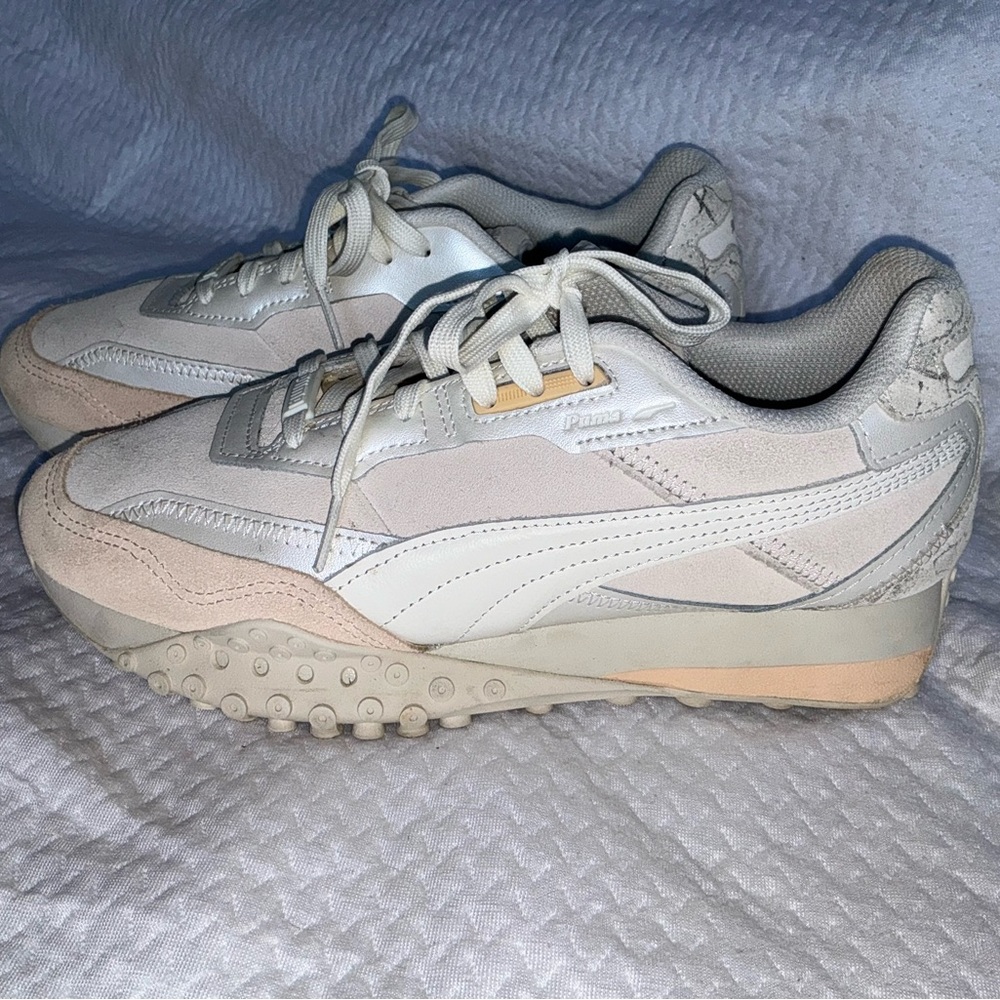Puma Women’s Blacktop Rider Glimmer Cream White Athletic Shoes 9.5
